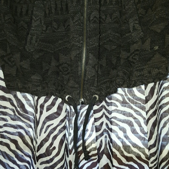 American Eagle Sweatshirt - Picture 3 of 3