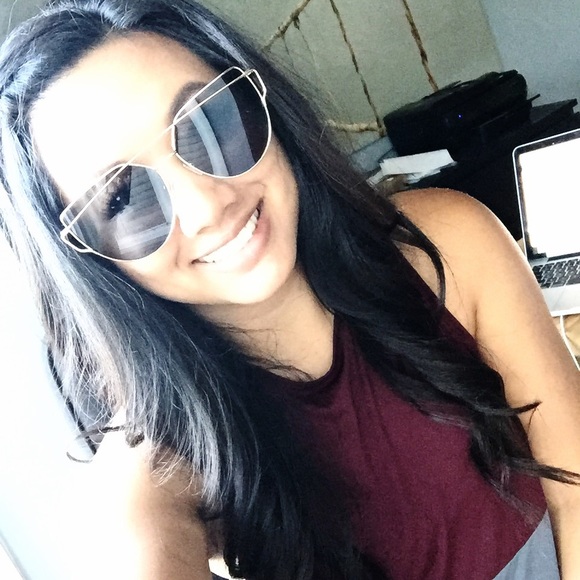 •LAST• One For The Books Sunglasses - Black/Black - Picture 4 of 4