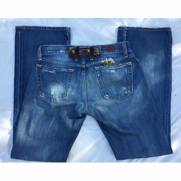 ❌❌SOLD❌❌Lucky Brand distressed bootcut jeans - Picture 2 of 4