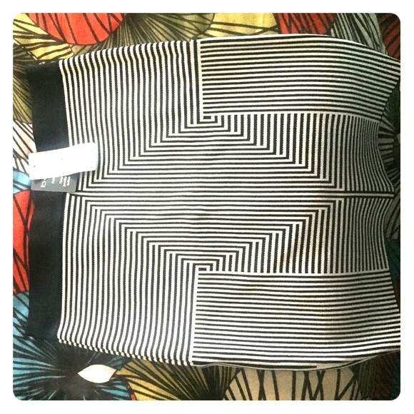 Bebe  skirt