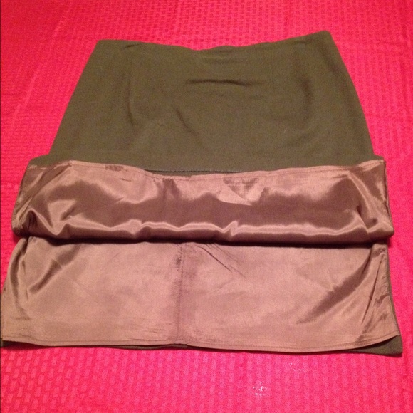 Skirt - Picture 2 of 4