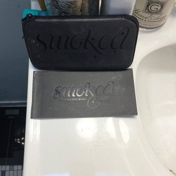 Urban Decay Smoked Palette