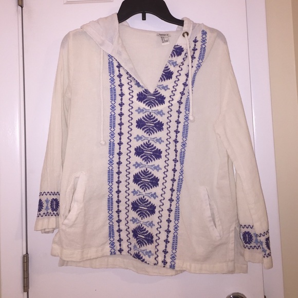 Long-sleeve white t shirt/hoodie