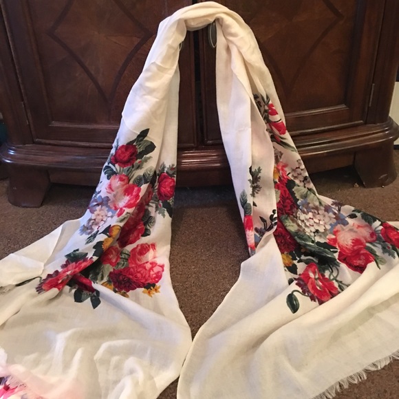 Scarf or drape for shoulders or can be a cover up - Picture 1 of 1