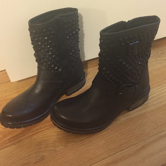 Never been worn Steve Madden studded Moto boots