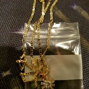 Meet your Posher, Yanet