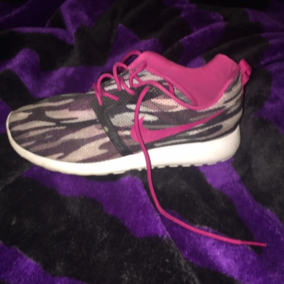 black & grey striped Roshe Runs