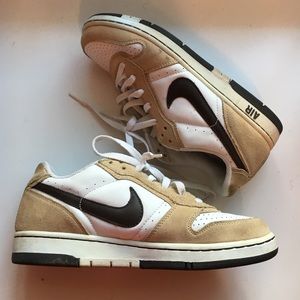 Nike Low Top Sneaker
