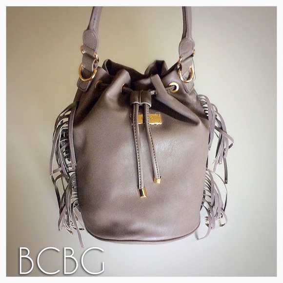 BCBG Handbags - ⬇️BCBC Fringe Bucket Bag