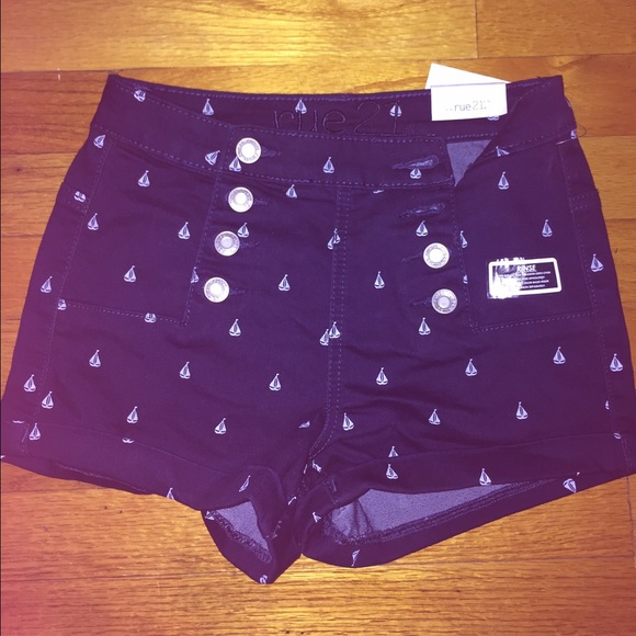 Highwaisted sailboat shorts