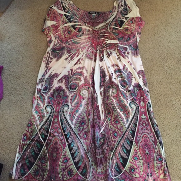 Cute dress! stretchy material very comfortable