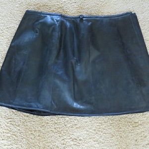 Elements by Vakko black reversible leather mini