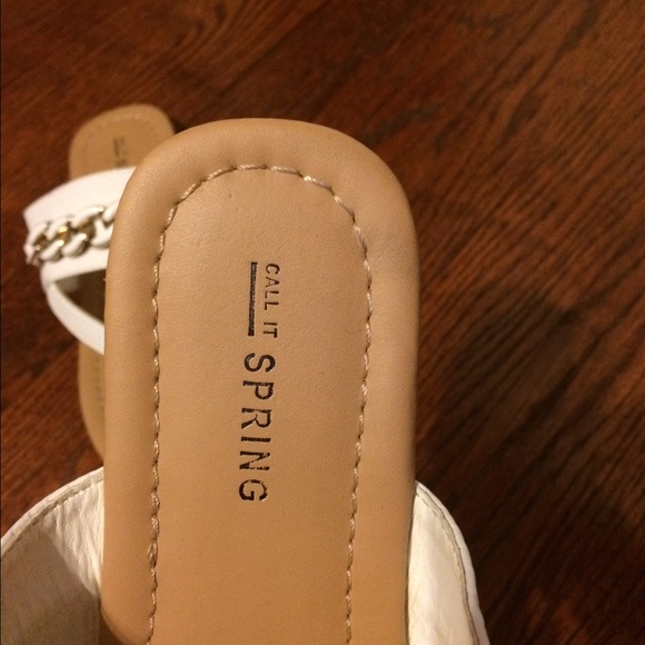 Call it Spring sandals - Picture 2 of 3