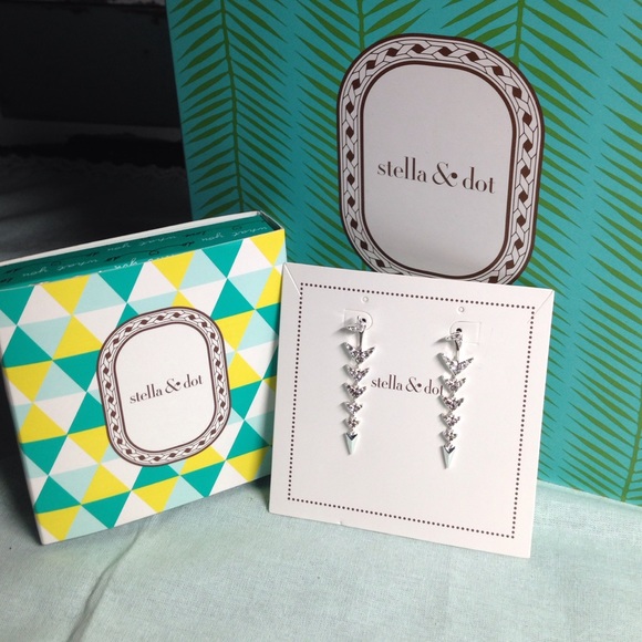 Stella & Dot arrow drop earrings