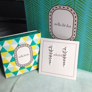 Stella & Dot arrow drop earrings