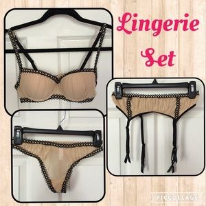 Gillian & O'Malley Lingerie Set