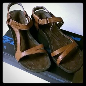 Teva Sandles
