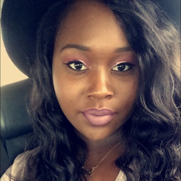 Meet your Posher, Mykia