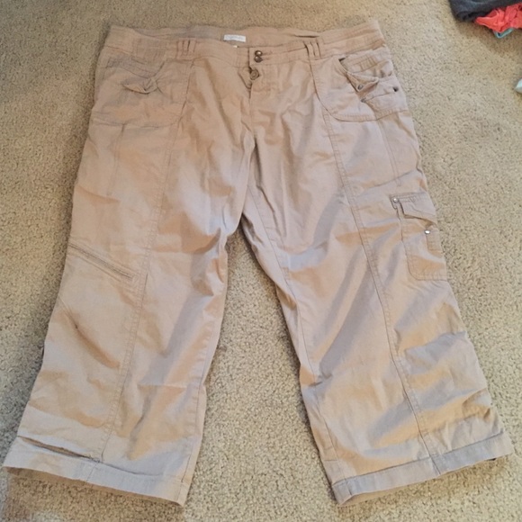 Size 14 Capri pants