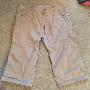 Size 14 Capri pants