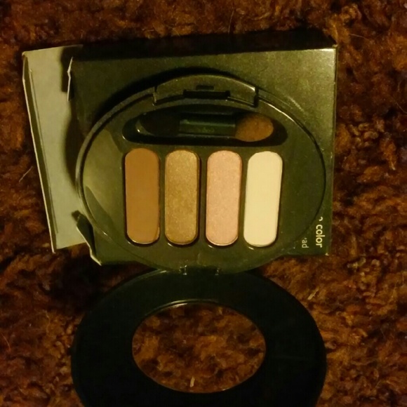 Eye shadow - Picture 2 of 2