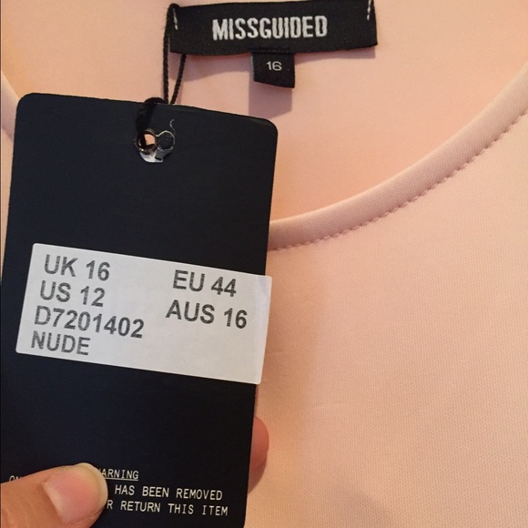 Missguided Nude dress with back out - Picture 4 of 4