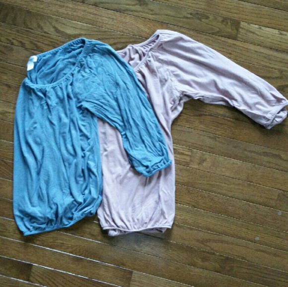 Set of 2 maternity/nursing shirts