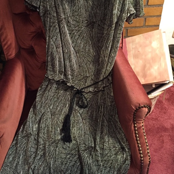 Dress - Picture 3 of 4