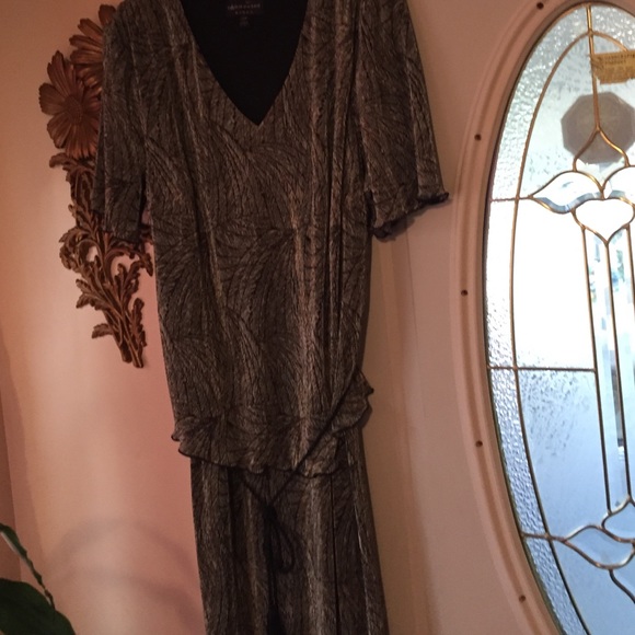 Dress - Picture 4 of 4