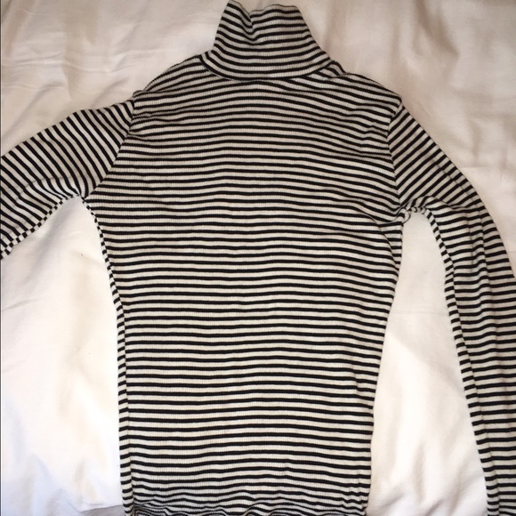 Brandy melville longsleeve turtleneck - Picture 1 of 1