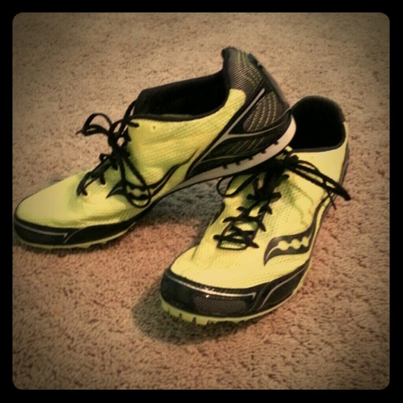 Mens 10. 5 saucony track shoes