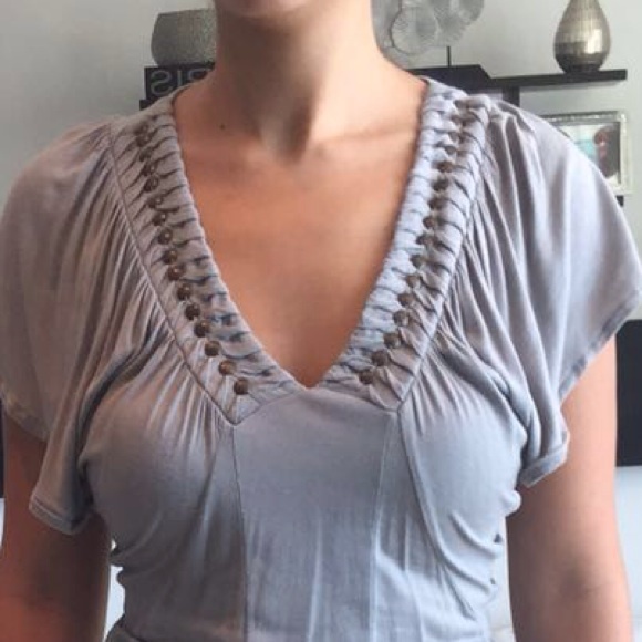 Gorgeous gray blouse ! - Picture 3 of 3