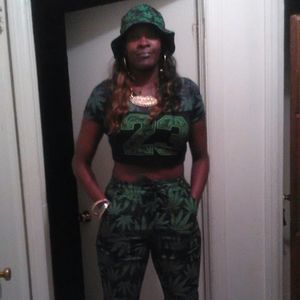 Meet your Posher, Sherry