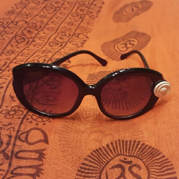 Cute oversized  sunglasses