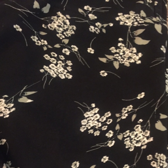 Lularoe leggings tall and curvy - Picture 2 of 2