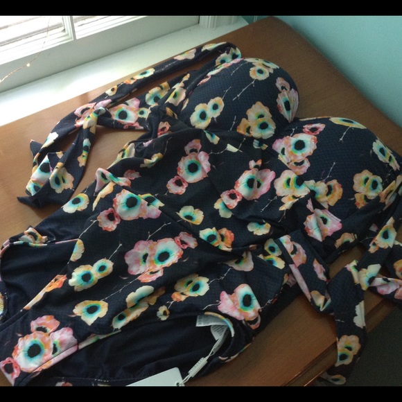 🌸NWT Floral One Piece Seafolly Swimsuit