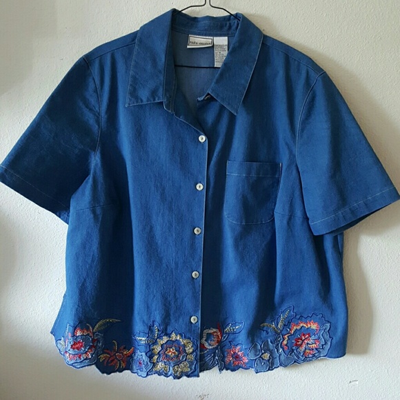 Napa Valley Denim short sleeve flower top. Size 1X
