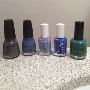 Nail polish bundle 🌪🐦🐬🐳🍇