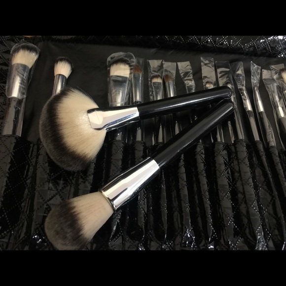 Makeup brush set