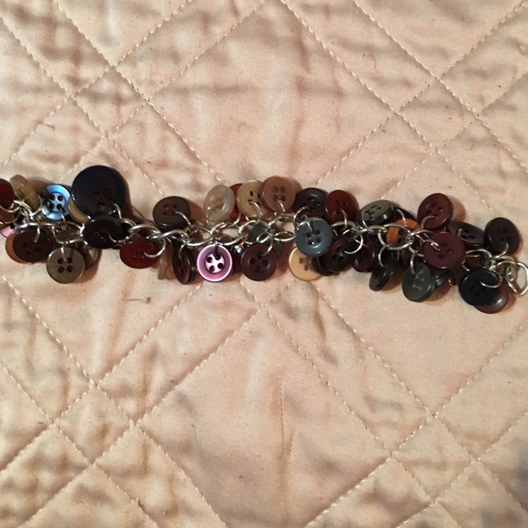 Button bracelet - Picture 2 of 2