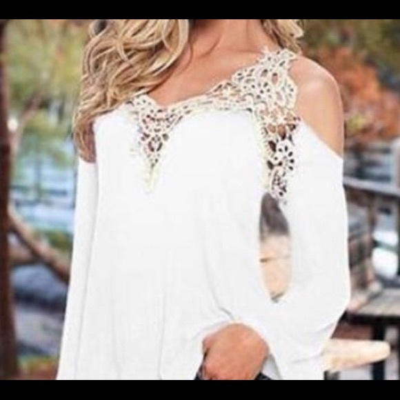 NWOT-Cold shoulder blouse - Picture 3 of 3