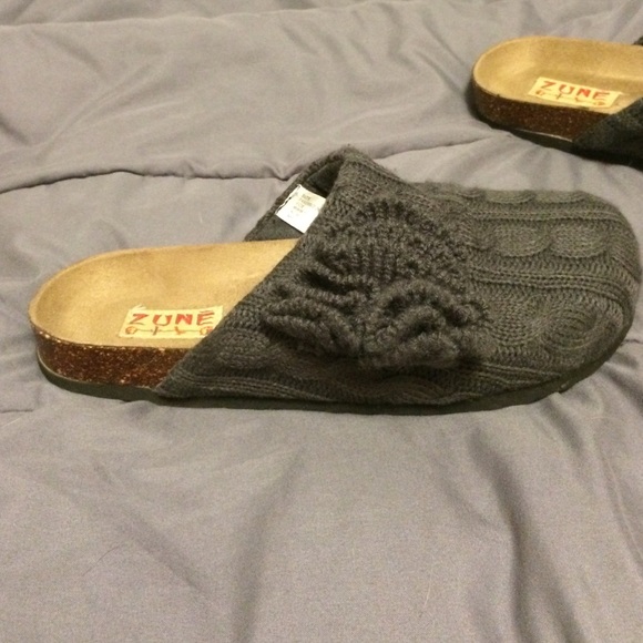 Clogs - Picture 2 of 4