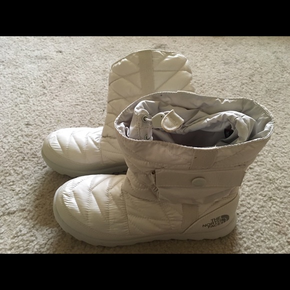 White snow boots