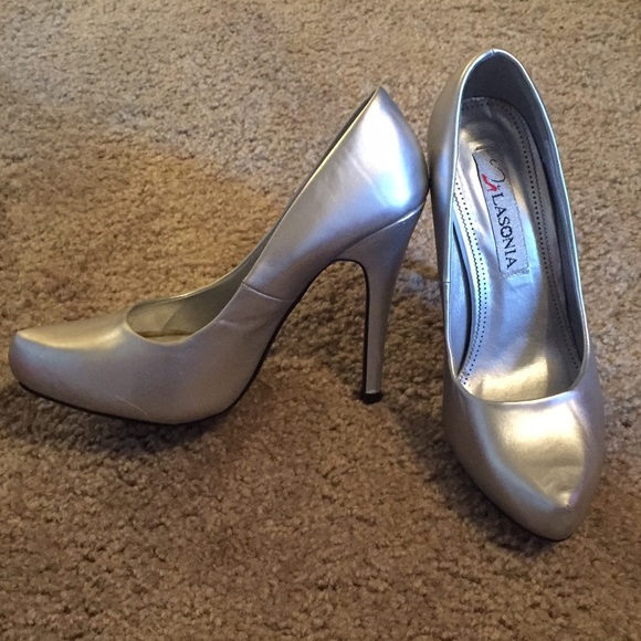 Silver Platform Pumps