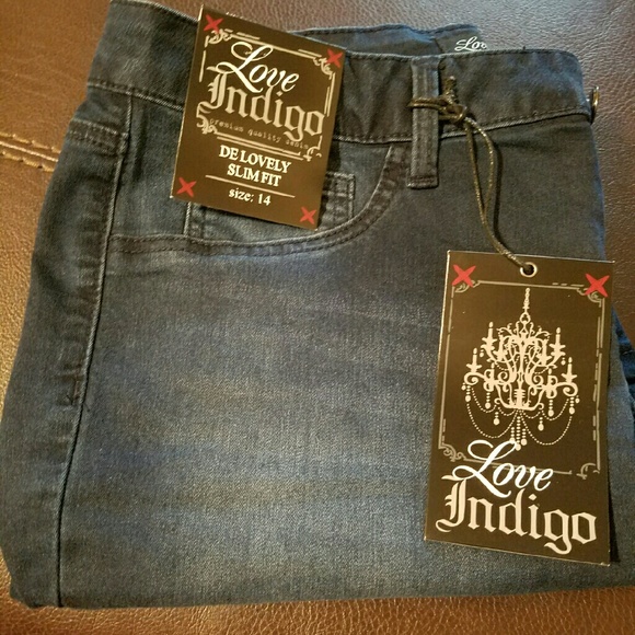 Womens NWT Denim Capris - Picture 1 of 4