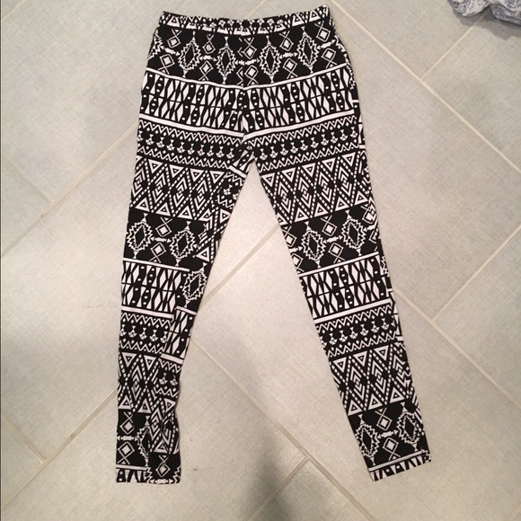 Black and White Printed Leggings