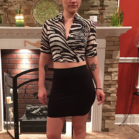 Express wrap quarter sleeve zebra striped top