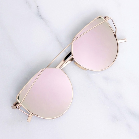 Accessories - Rose Mirror Sunglasses W/ DEFECT, READ DESCRIPTION