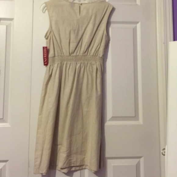 Dress - Picture 3 of 4