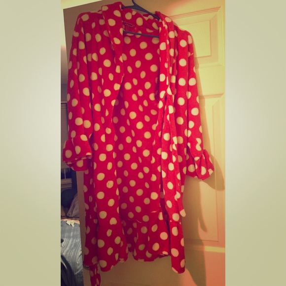 Hot pink/red polka dot Hotkiss robe - size large